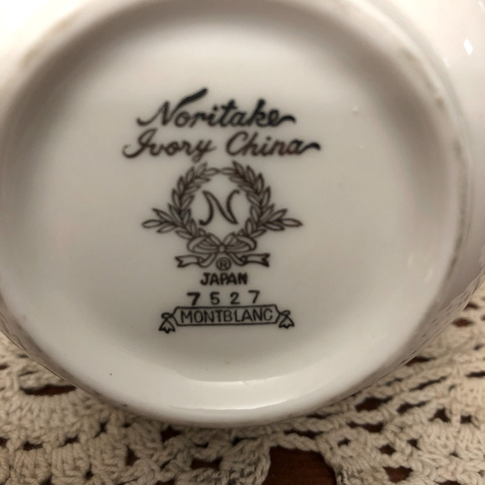 Vintage Noritake Ivory China MONTBLANC 7527 Tea Cups and Saucers